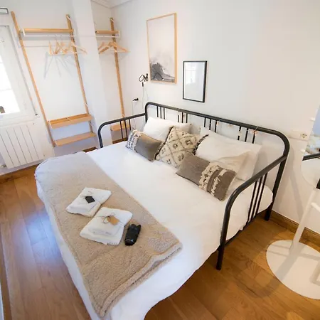 Turisticos Bizkar Bare Apartment